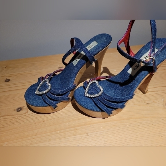 Rare Retro Denim heels with rhinestone heart size 5 - Picture 3 of 7